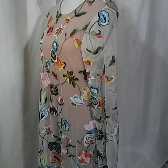 Ladies dress - Picture 3 of 6